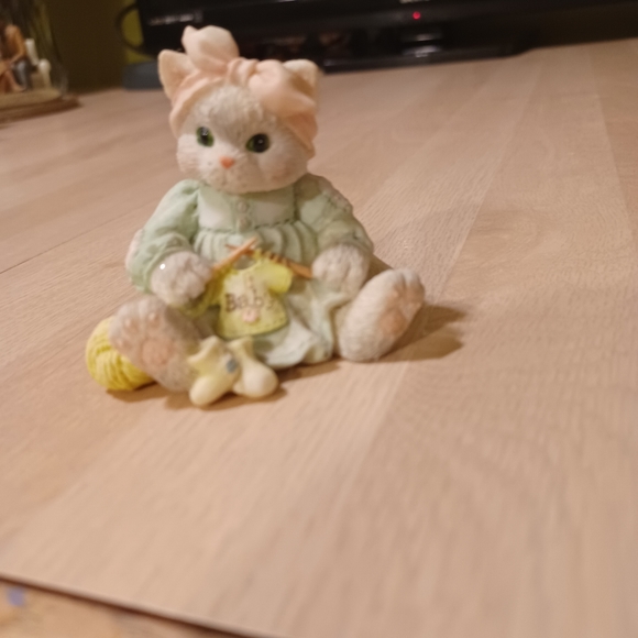 Calico Kittens "Hand Knitted With Love" - Picture 10 of 12